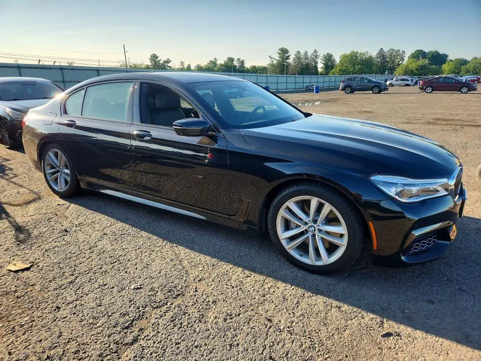 2016 BMW 750 XI  