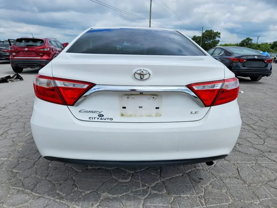 2016 TOYOTA CAMRY LE  