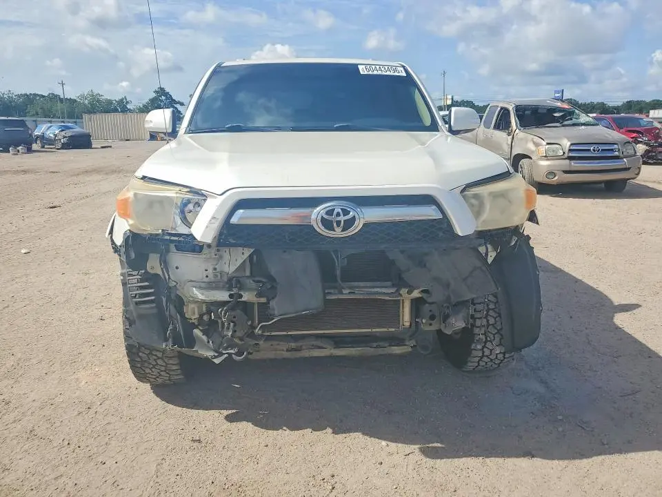 2011 TOYOTA 4RUNNER SR5  