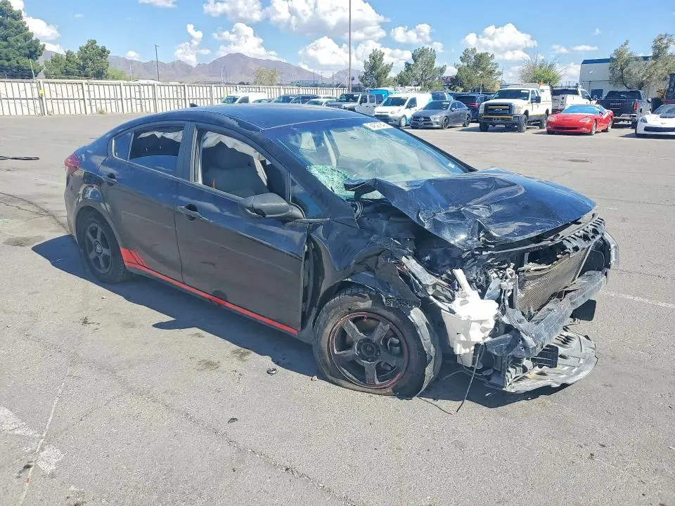 2017 KIA FORTE LX  