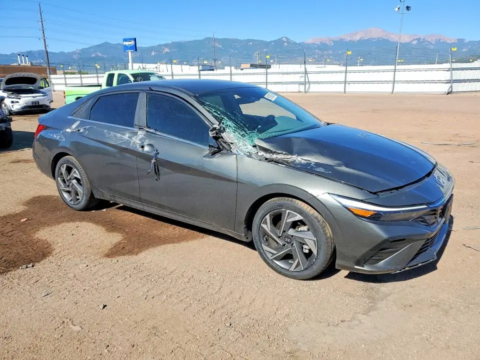2024 HYUNDAI ELANTRA SEL  