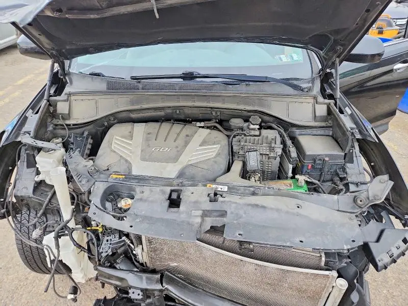 2018 HYUNDAI SANTA FE SE  