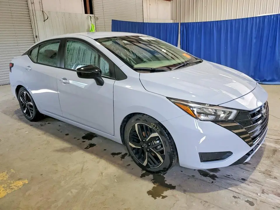 2025 NISSAN VERSA SR  