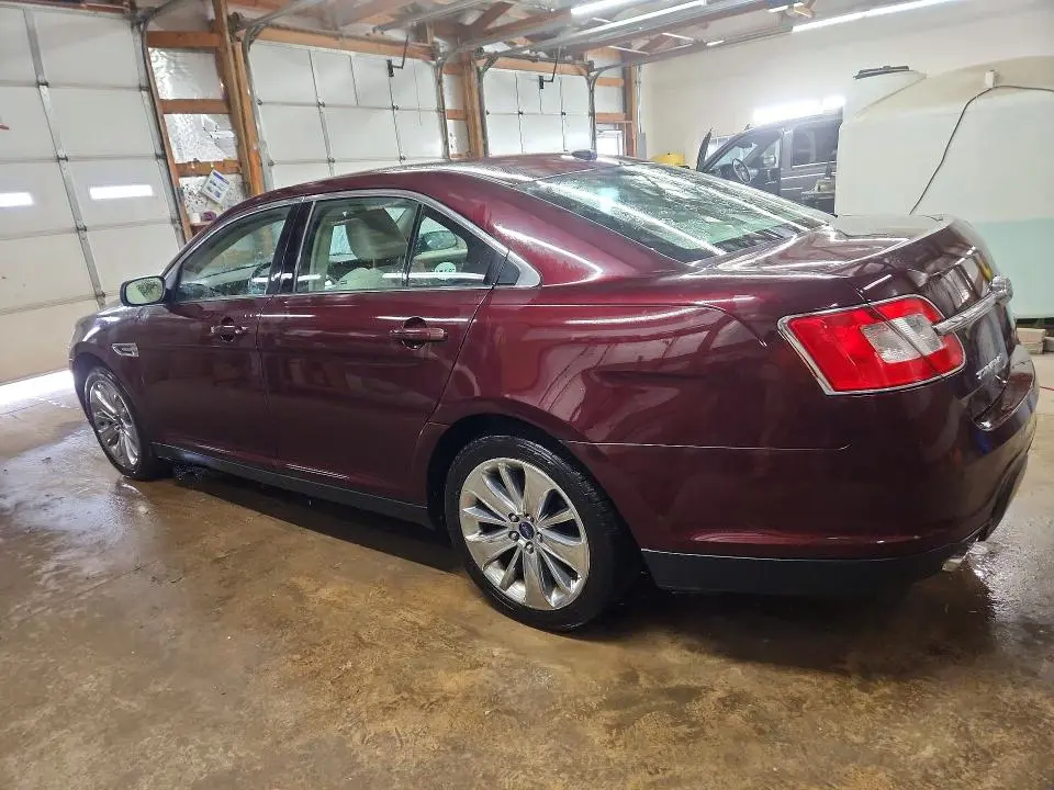 2011 FORD TAURUS LIMITED  