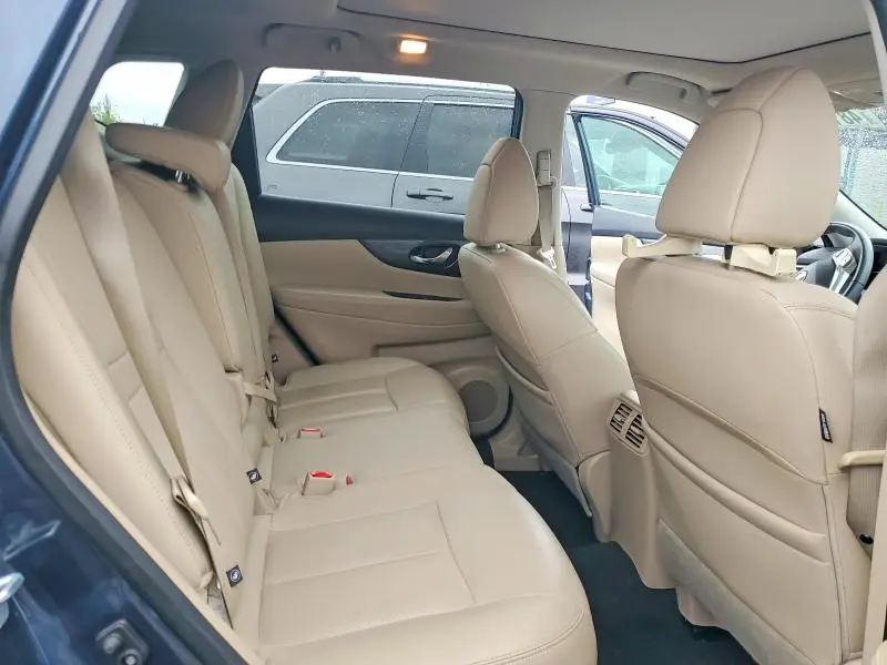 2016 NISSAN ROGUE SL  