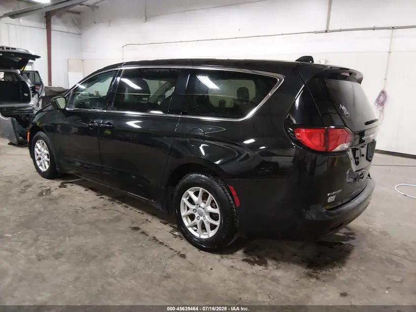 2020 CHRYSLER VOYAGER LX