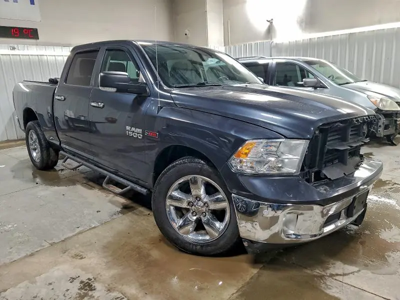 2015 RAM 1500 SLT  