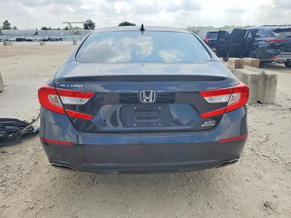 2018 HONDA ACCORD TOURING  