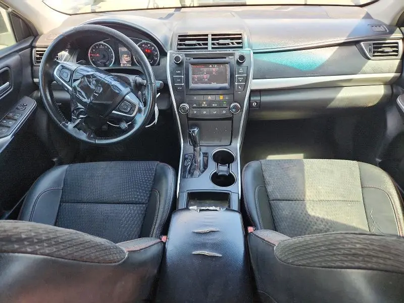 2015 TOYOTA CAMRY SE  