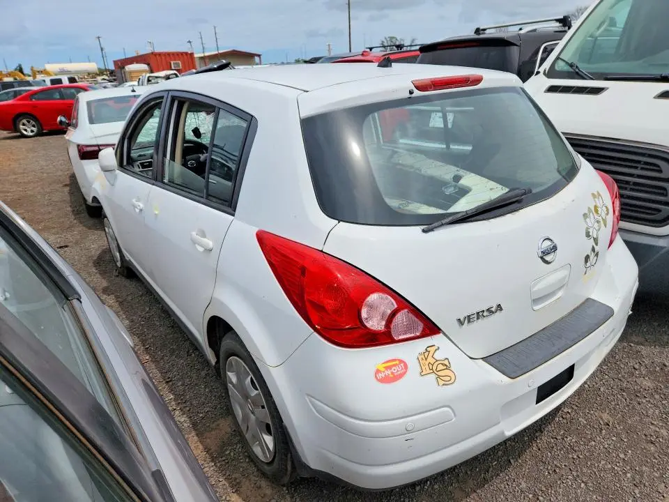 2011 NISSAN VERSA 1.8 S  
