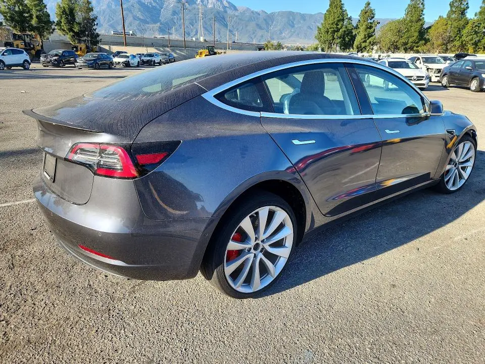 2018 TESLA MODEL 3   