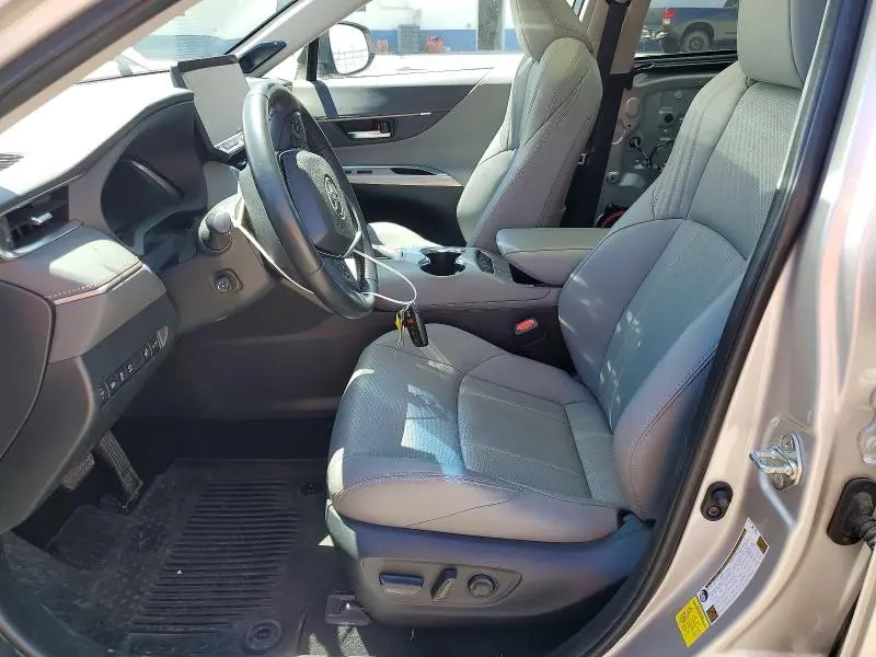 2024 TOYOTA VENZA LIMITED  