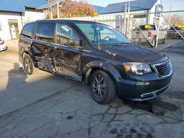 2016 CHRYSLER TOWN & COUNTRY S  