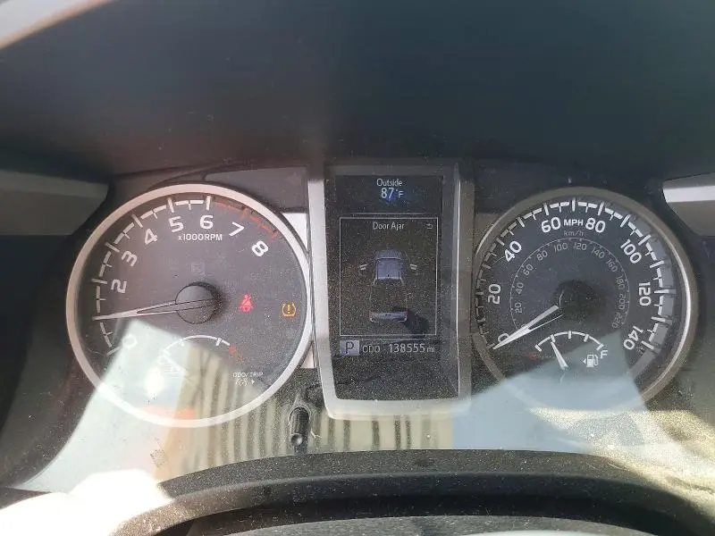 2017 TOYOTA TACOMA SR5 V6  