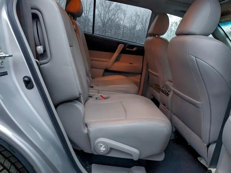 2012 TOYOTA HIGHLANDER BASE  