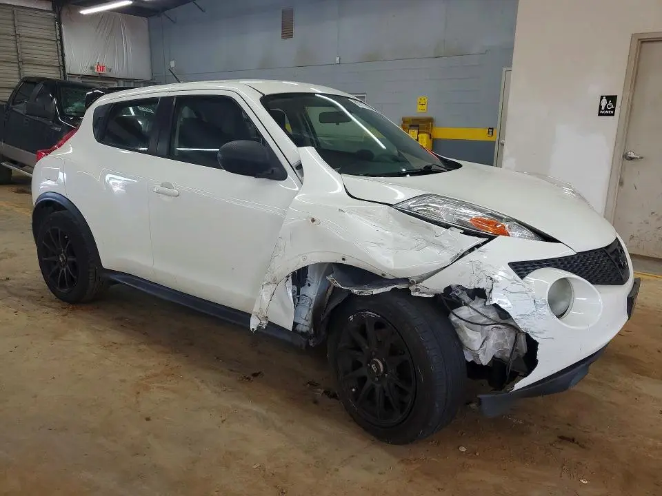 2014 NISSAN JUKE S  