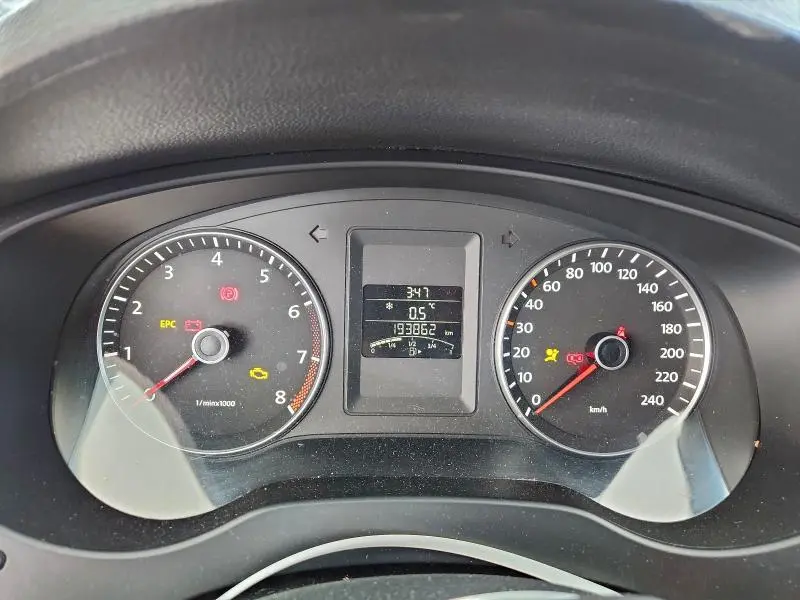 2012 VOLKSWAGEN JETTA SE  