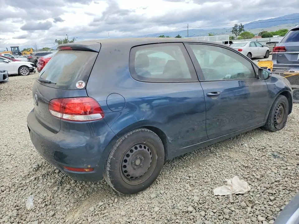 2010 VOLKSWAGEN GOLF   