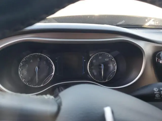 2020 CHRYSLER VOYAGER LX  