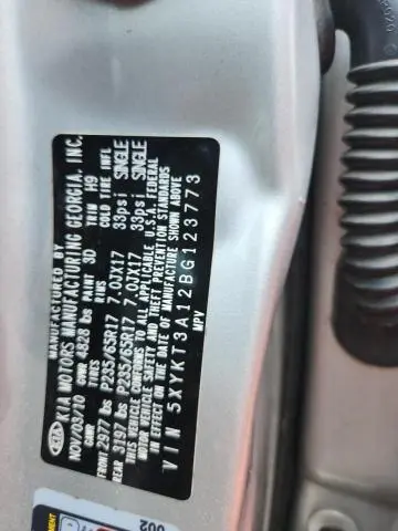 2011 KIA SORENTO BASE  