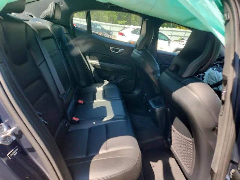 2019 VOLVO S60 T6 MOMENTUM  