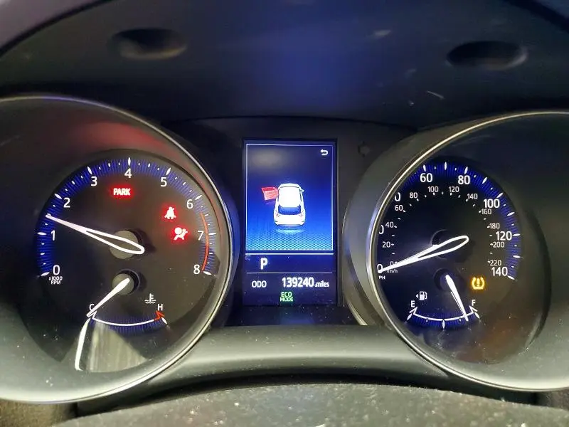 2020 TOYOTA C-HR XLE  
