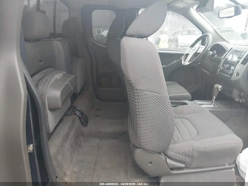 2017 NISSAN FRONTIER SV