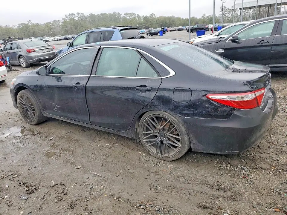 2015 TOYOTA CAMRY LE  