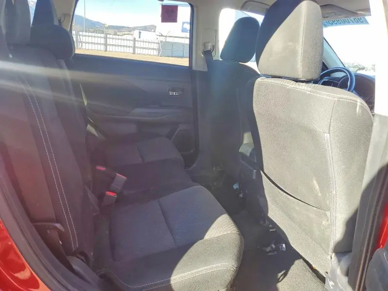 2017 MITSUBISHI OUTLANDER SE  