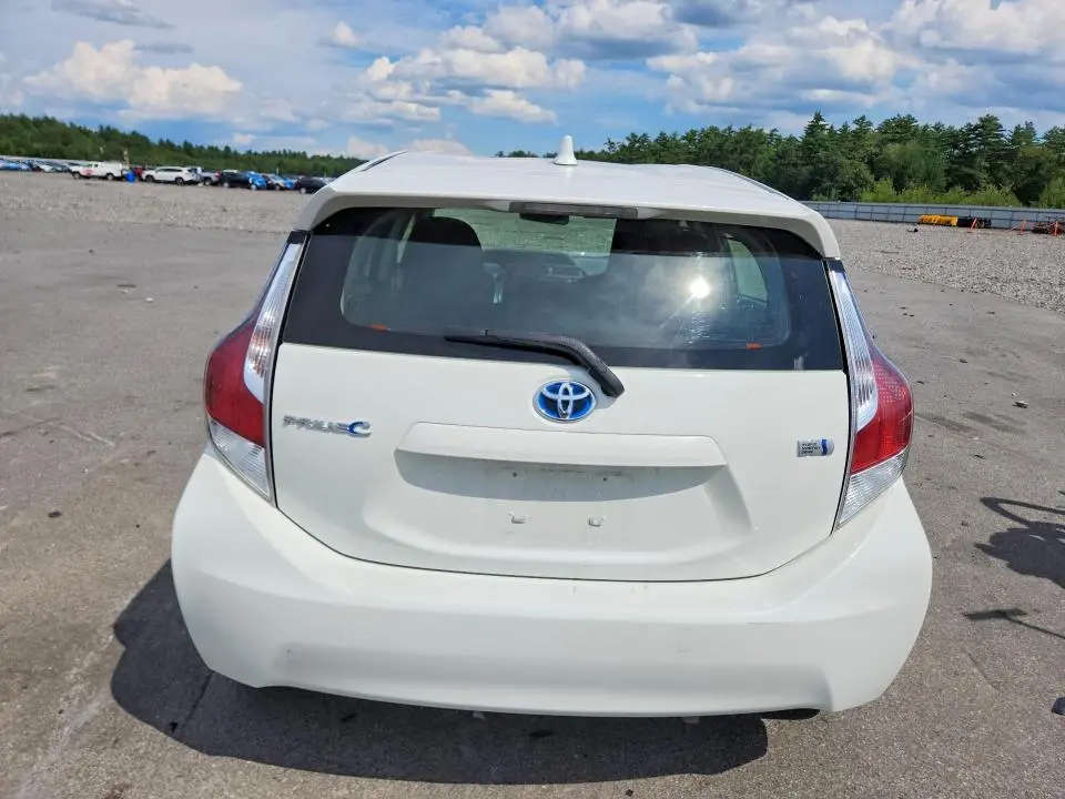 2015 TOYOTA PRIUS C ONE  