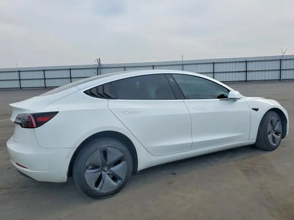2018 TESLA MODEL 3   