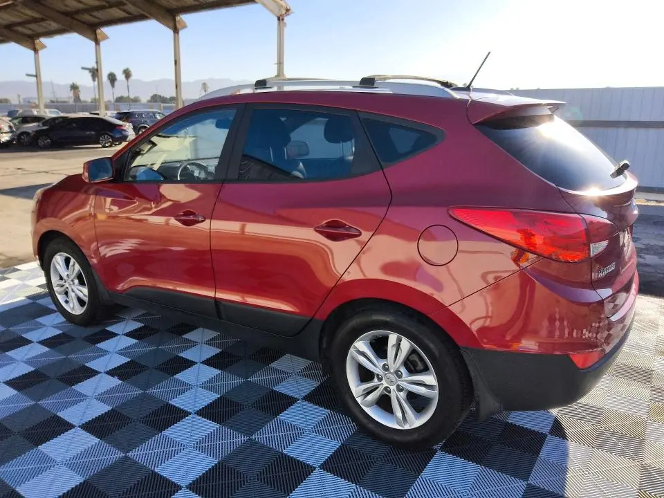 2011 HYUNDAI TUCSON GLS  