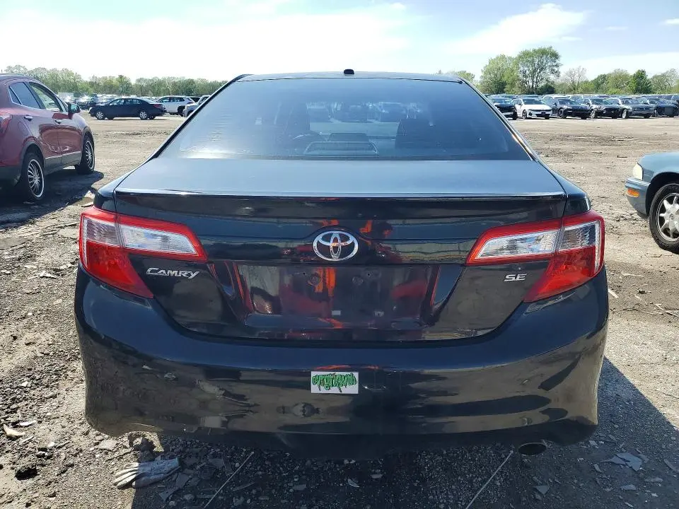 2012 TOYOTA CAMRY SE  