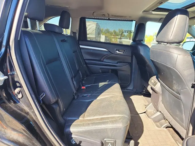 2016 TOYOTA HIGHLANDER XLE  