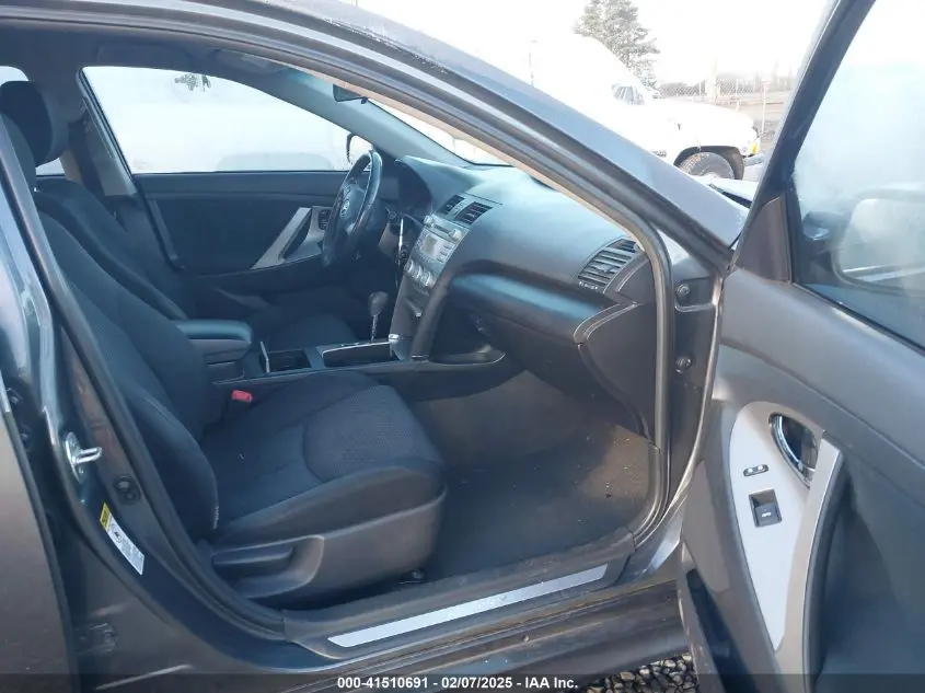 2010 TOYOTA CAMRY SE