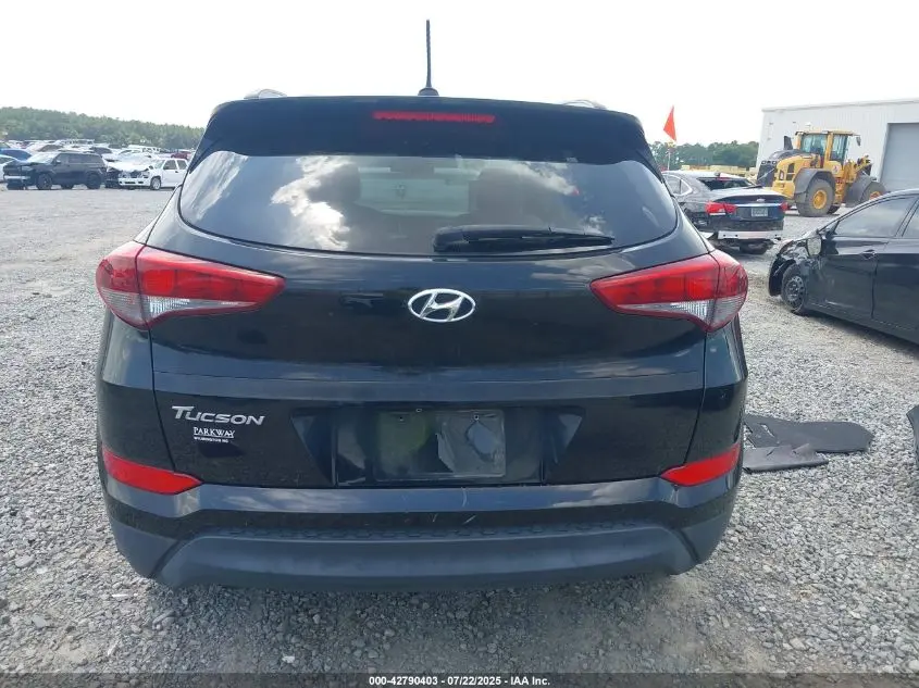 2016 HYUNDAI TUCSON SE