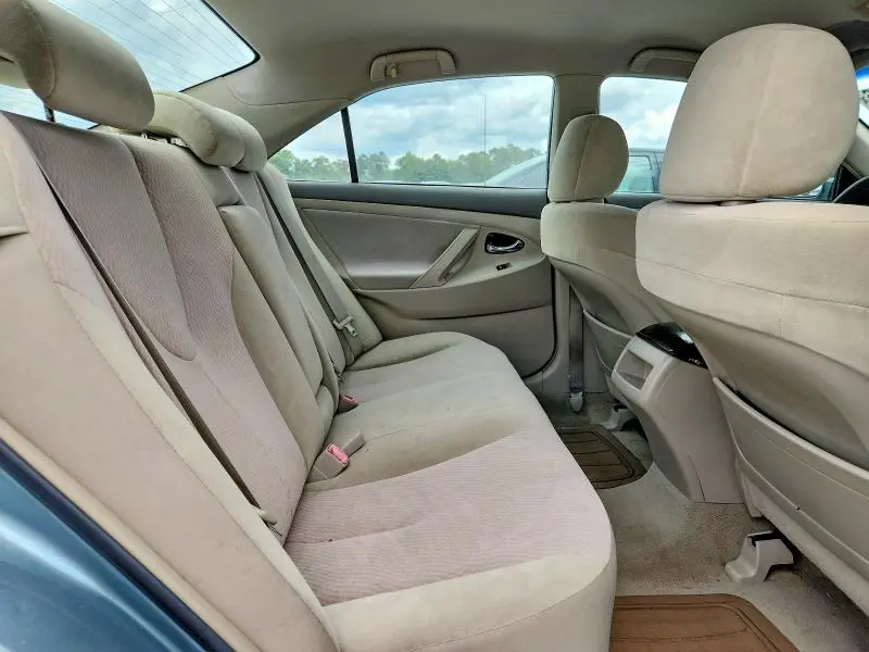 2010 TOYOTA CAMRY LE  
