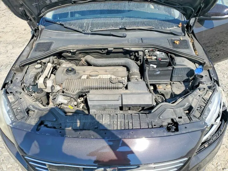 2015 VOLVO V60 PREMIER+  