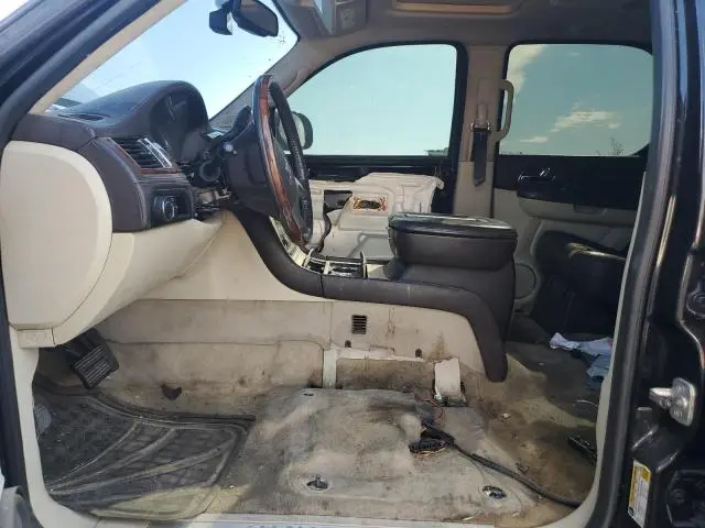 2010 CADILLAC ESCALADE PLATINUM  