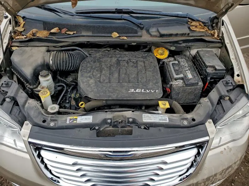 2015 CHRYSLER TOWN & COUNTRY LX  