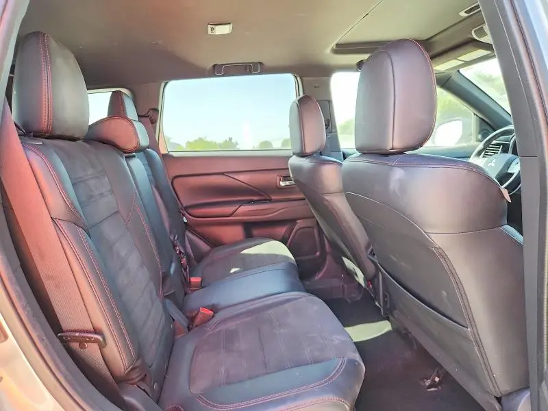 2020 MITSUBISHI OUTLANDER SE  