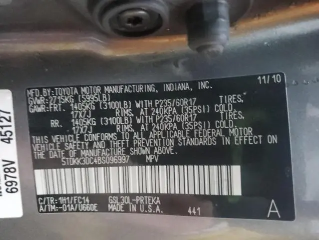 2011 TOYOTA SIENNA LE  