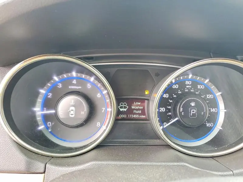 2011 HYUNDAI SONATA SE  