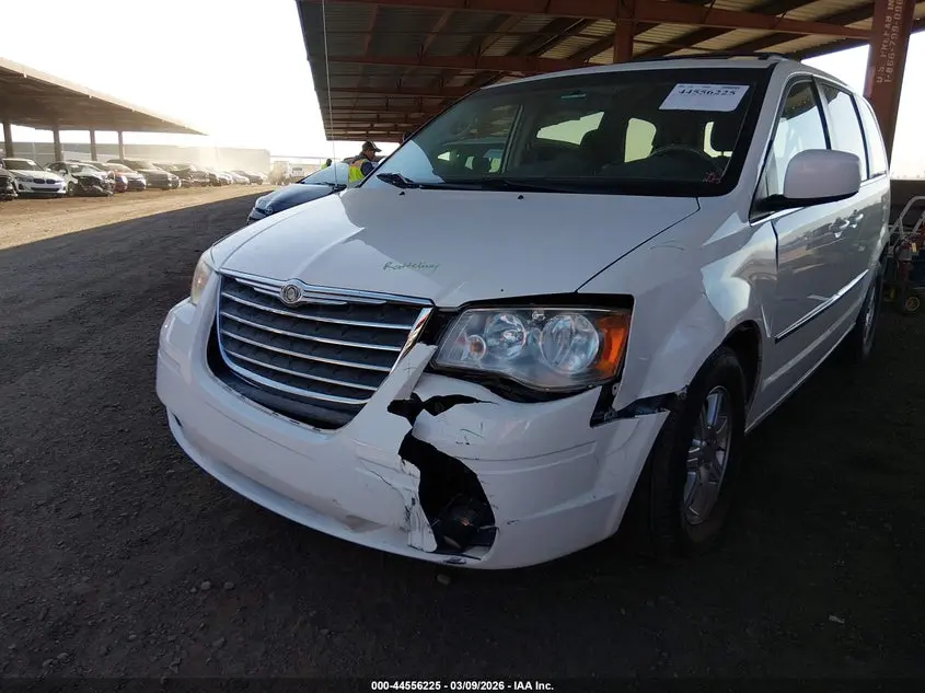 2010 CHRYSLER TOWN & COUNTRY TOURING
