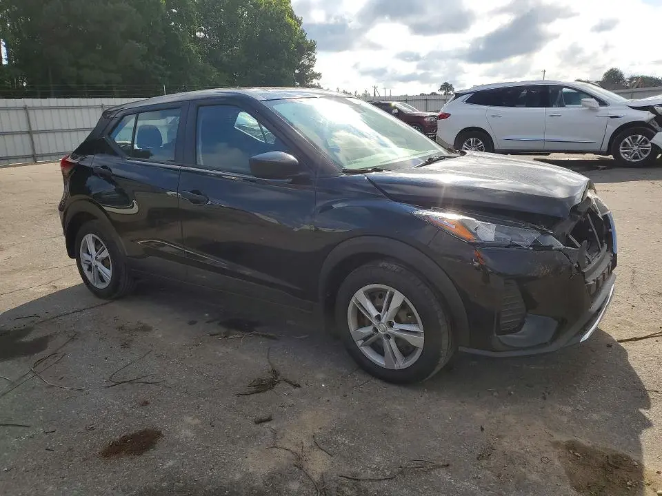2023 NISSAN KICKS S  