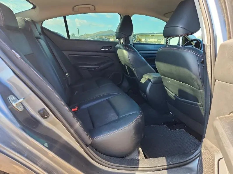 2019 NISSAN ALTIMA SR  