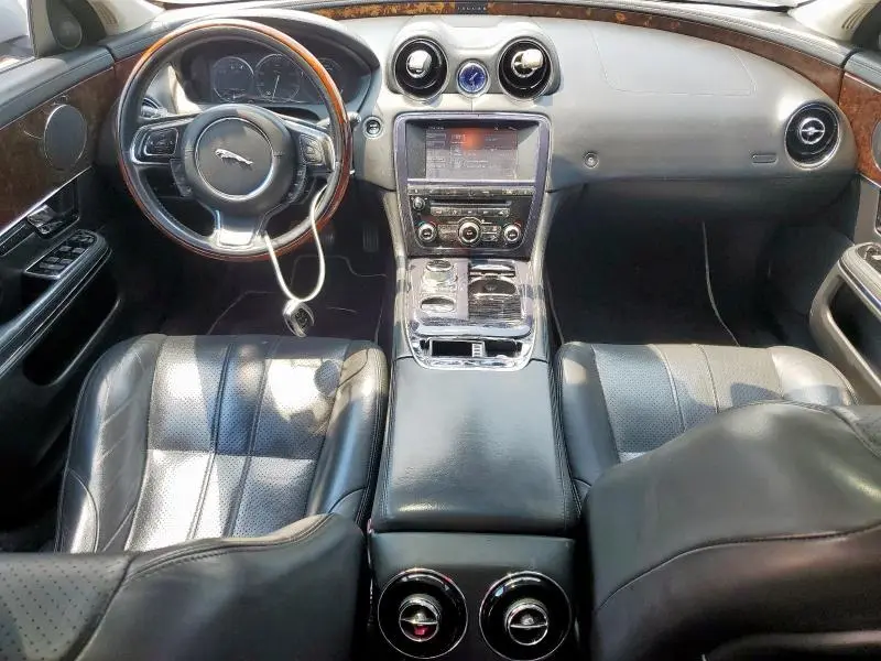 2012 JAGUAR XJ   
