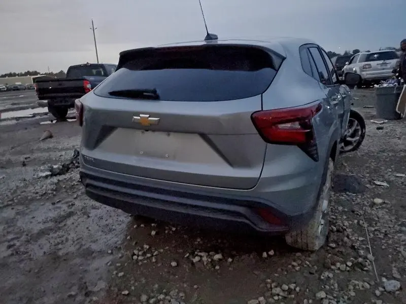 2024 CHEVROLET TRAX LS  