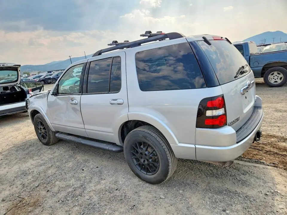 2010 FORD EXPLORER XLT  
