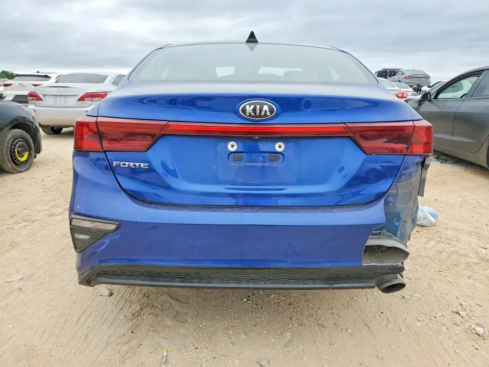2019 KIA FORTE LXS  